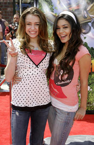  i upendo Miles and Vanessa they look adorable .. don,t they???
