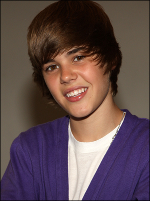 U Smile,Down to Earth,First Dance,Favorite Girl,Baby,Love Me,One Time,Bigger,One Less Lonely Girl,Somebody to Love,Stuck in the Moment,Runaway Love,Overboard,Eenie Meenie,Shawty Lets Roll,Up,That Should be Me,Never Say Never,Richgirl,and Pick Me♥