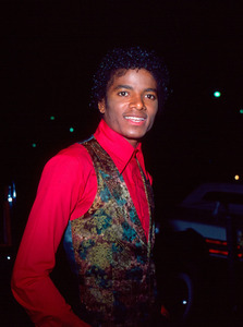 OOOW! Have you guys heard his very "hidden" deep OOOW! in Billie Jean? It's near the end, I think, and I love it! :D

Sometimes the HEE HEE is repeated to much, but it's his thing you know (: & I love shamone too ahah.