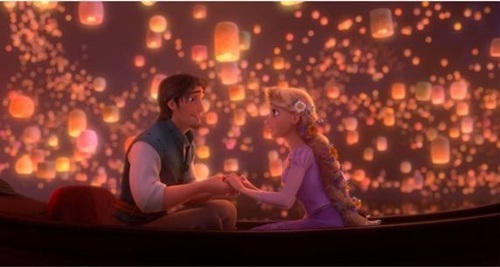  My favori scene when they realize they’re falling in love. I l’amour that scene because of the way Flynn and Rapunzel look at each other;