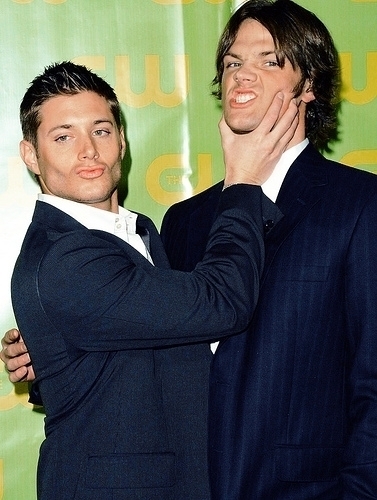 Some of Jensen's cute and funny moments with Jared - Jensen Ackles - Fanpop