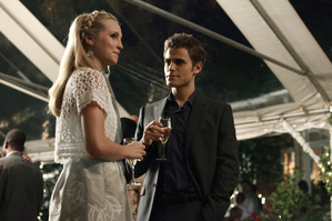  the mostra with Caroline they are super cute when are together, they would make a cute a fantastic couple,