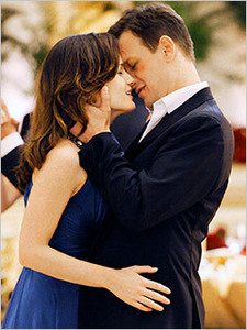 Josh Charles and Elizabeth Reaser in 'The Good Wife' 2x05.