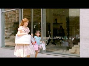  This scene was cute as 모건 was bringing Giselle out shopping and they were getting a dress for Giselle for the ball. I loved how these two bond so well together and when 모건 was talking about boys had me laughing.