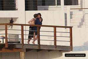  Justin & Selena vacationing