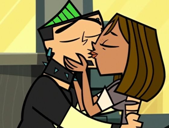 duncan and courtney make out!
