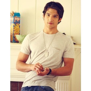  eehh, well i guess he's meer hot than not! lol Tyler Posey??
