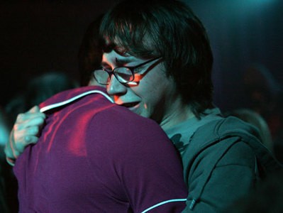  dia 09 - Best scene ever: Skins, season 2, episode 3. Tony finds Sid in the club after his father's