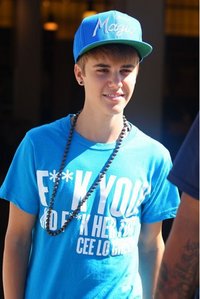 Day 2: A photo of celebrity you would marry if you were given the chance.

Justin Bieber♥
