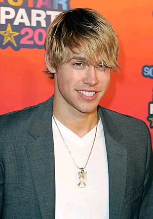  hari 7: A foto of a celebrity anda would like to trade lives with. Chord Overstreet!