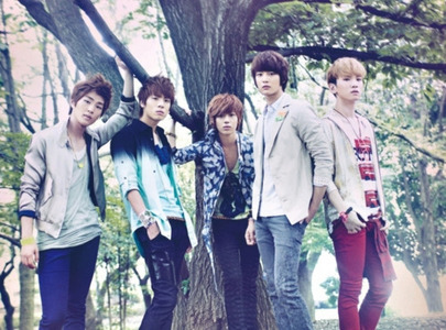 I don't like SHINee.. I love SHINee! 'cause they're too talented and good-looking

my fave member is 