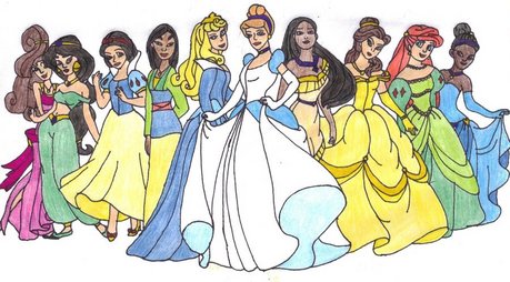 Here she is with all the princesses. Please find a picture of Cenerentola holding a baby.