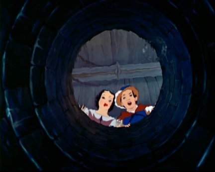 Find a screencap of the Magic Mirror from Snow White.