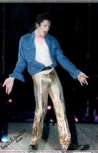 Oooooh gold pantss ;) Half way blue 