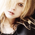  siguiente Round Clemence Poesy