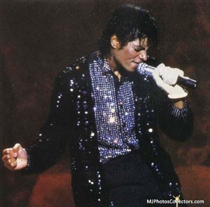MJ with super soaker ;b