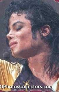 Looks hot to me ;D

A picture of MJ with his hands together