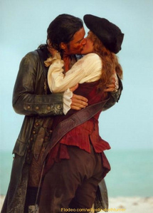  Here 你 go. Elizabeth & Will kissing. A good picture of Jack smiling.