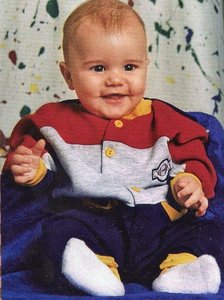 this is adorable. lil justin when he was a baby! awwww <3