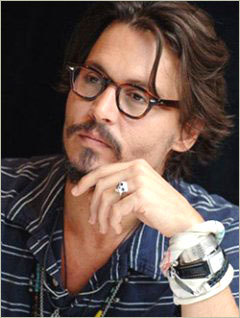  yeah it clear mmm look at all 电影院 with Johnny Depp WYR:visit him at his 首页 and stay with him f