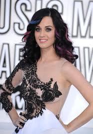  now closed round 3 katy perry with colerd wig 或者 highlights