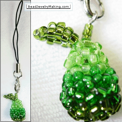  Just finished drawing the tutorial for a Beaded 3D ناشپاتی, ناشپاتیاں charm, I used four different colour of green