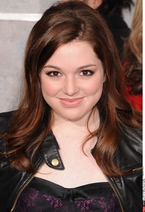  Jennifer Stone sings "Some Of Fears" in Tiinkerbell's 4th movie. i didn't find any বিবরণ for th