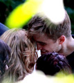 Robert Pattinson and Kristen Stewart Get Cozy on Set  - twilight-series photo