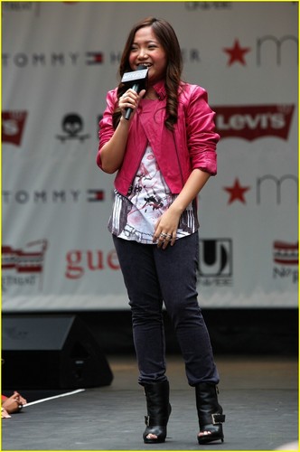  Charice RESETS Macy's Herald Square