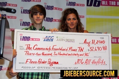  WNFN presents a check to Justin