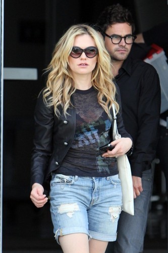  Anna Paquin spotted leaving a 照片 shoot