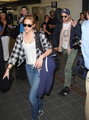 Rob and Kristen arriving in LAX - twilight-series photo