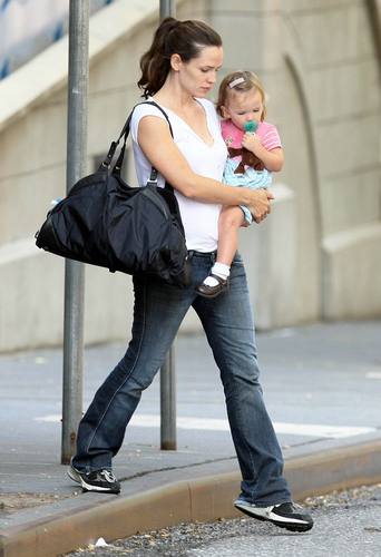  Jen & violet out and about in NYC!