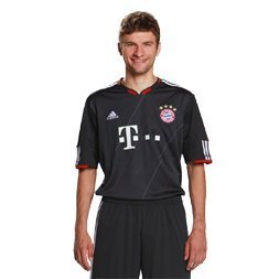  Thomas Müller is Model