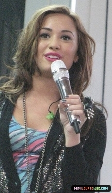 8-17-10 performing in Holmdel, New Jersey