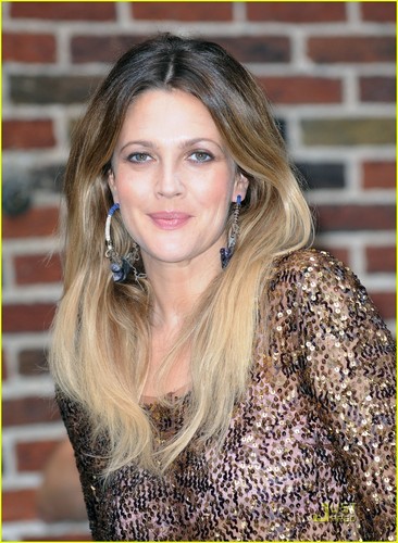  Drew Barrymore: Going the Distance with My Dog!