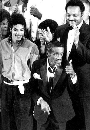  MJ Black & White