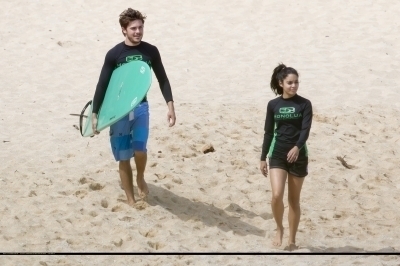  Zanessa Out In Hawaii