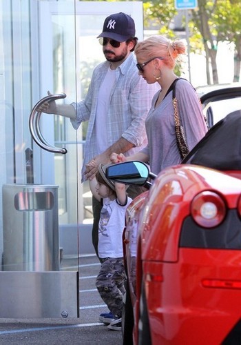  Christina Aguilera And Family Shopping For A New Ferrari