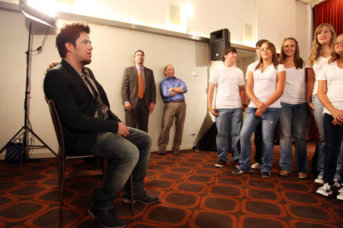  Lee DeWyze @ the Press Conference to Start Feeding America's Hunger Action tháng