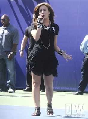  Performing at the Arthur Ashe Kids' giorno concerto