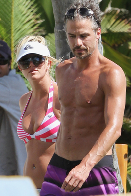  Britney out in Hawaii