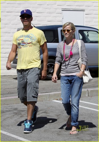 Reese Witherspoon: This Means War!!!