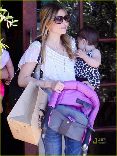  Sarah Michelle Gellar: Coral pohon Cafe with charlotte Prinze!