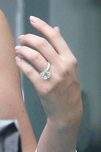  khloe kardashian engagement ring