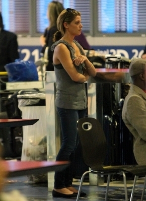  Ashley @ Charles de Gaulle Airport