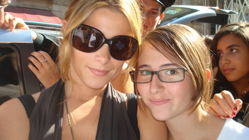 Ashley with fans in Paris (Sept 5th)