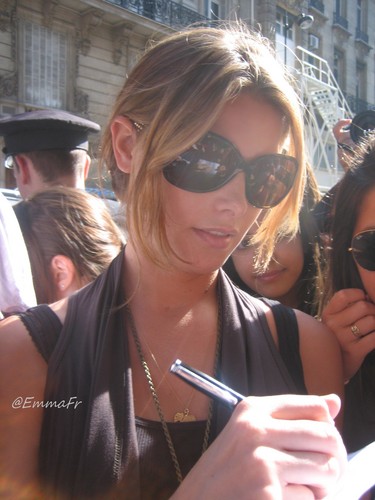 Ashley with fans in Paris (Sept 5th)