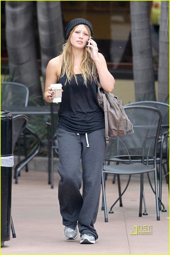  Hilary out in Studio City