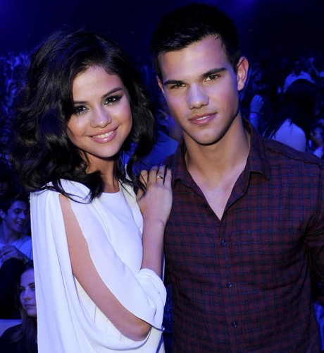  Taylor and Selena <3